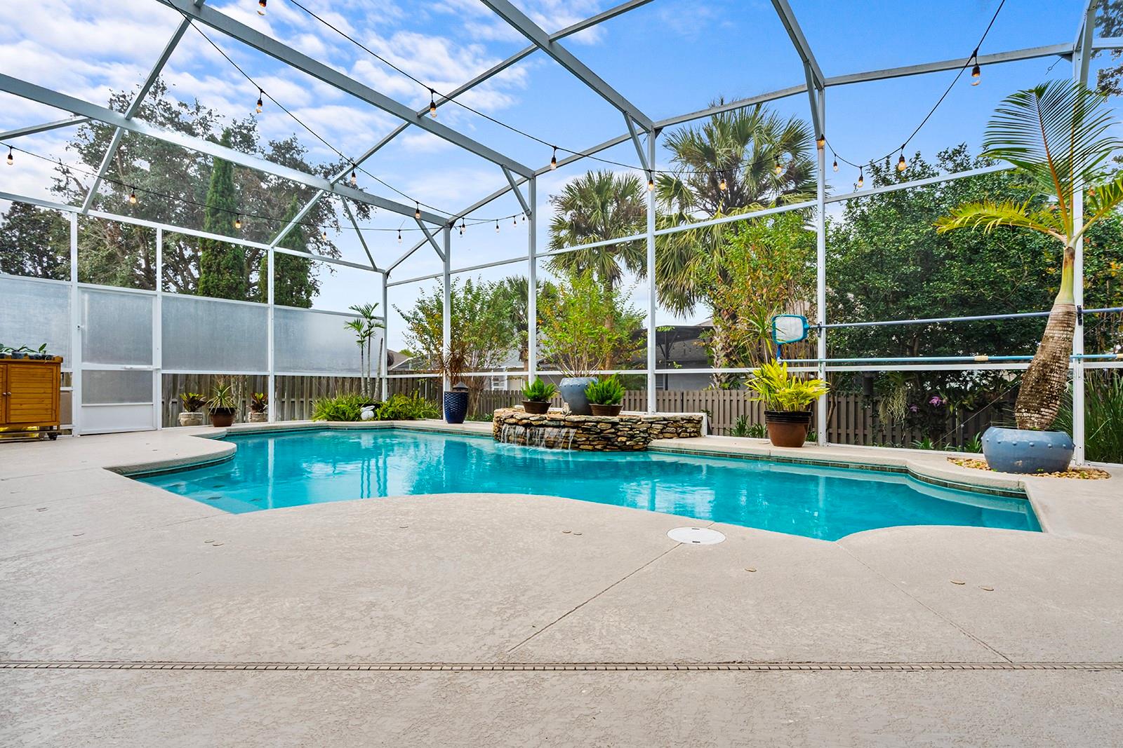 ESTATES AT ALOMA WOODS PH 2 - Residential