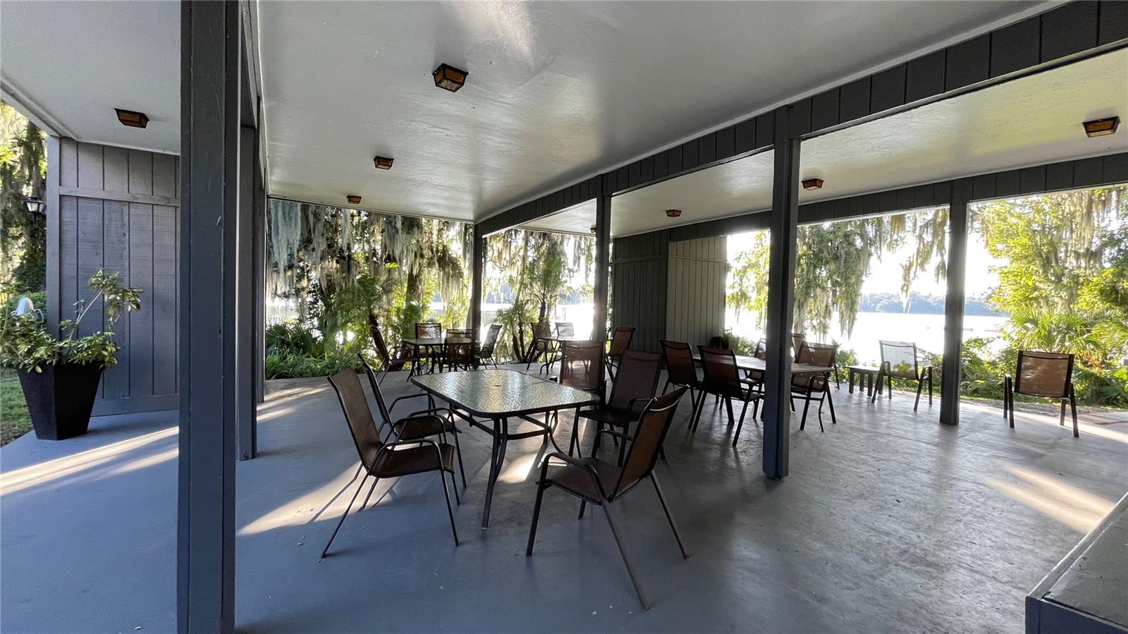 BIVENS LAKE ESTATE S - Residential