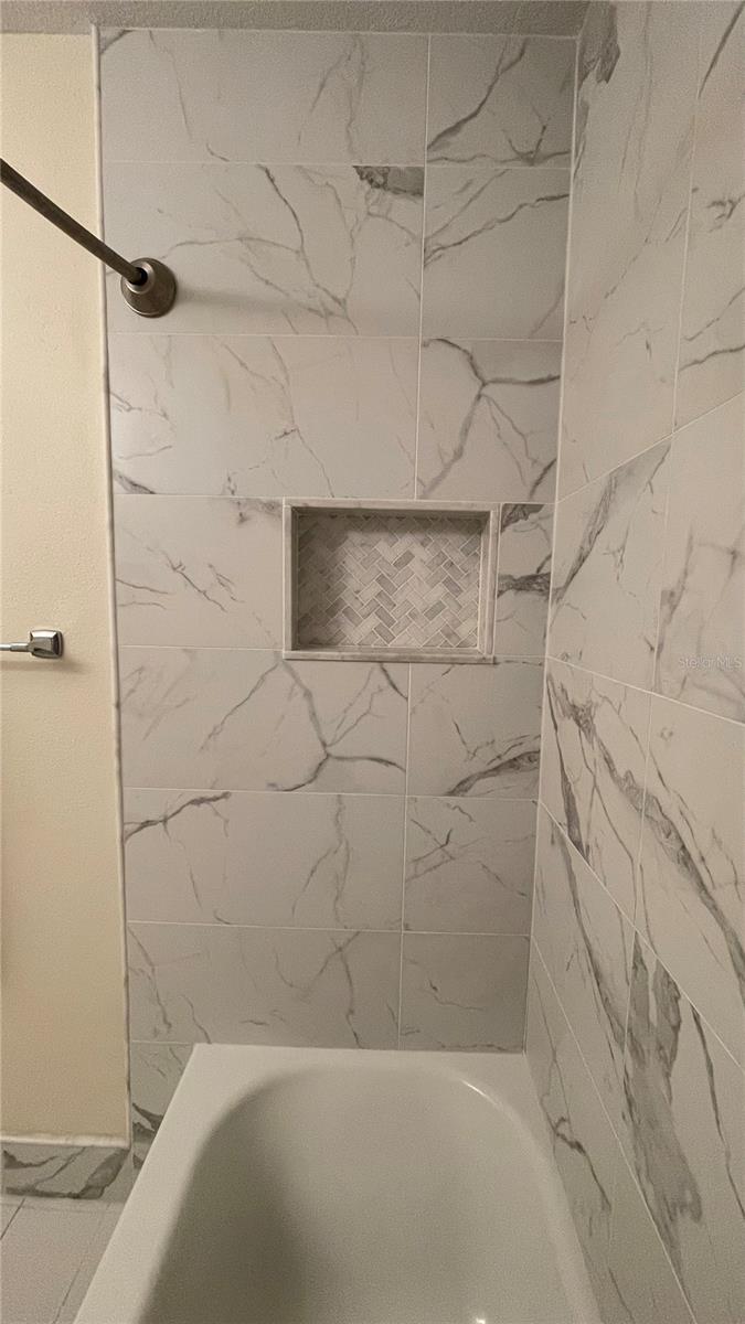 BIVENS LAKE ESTATE S - Residential