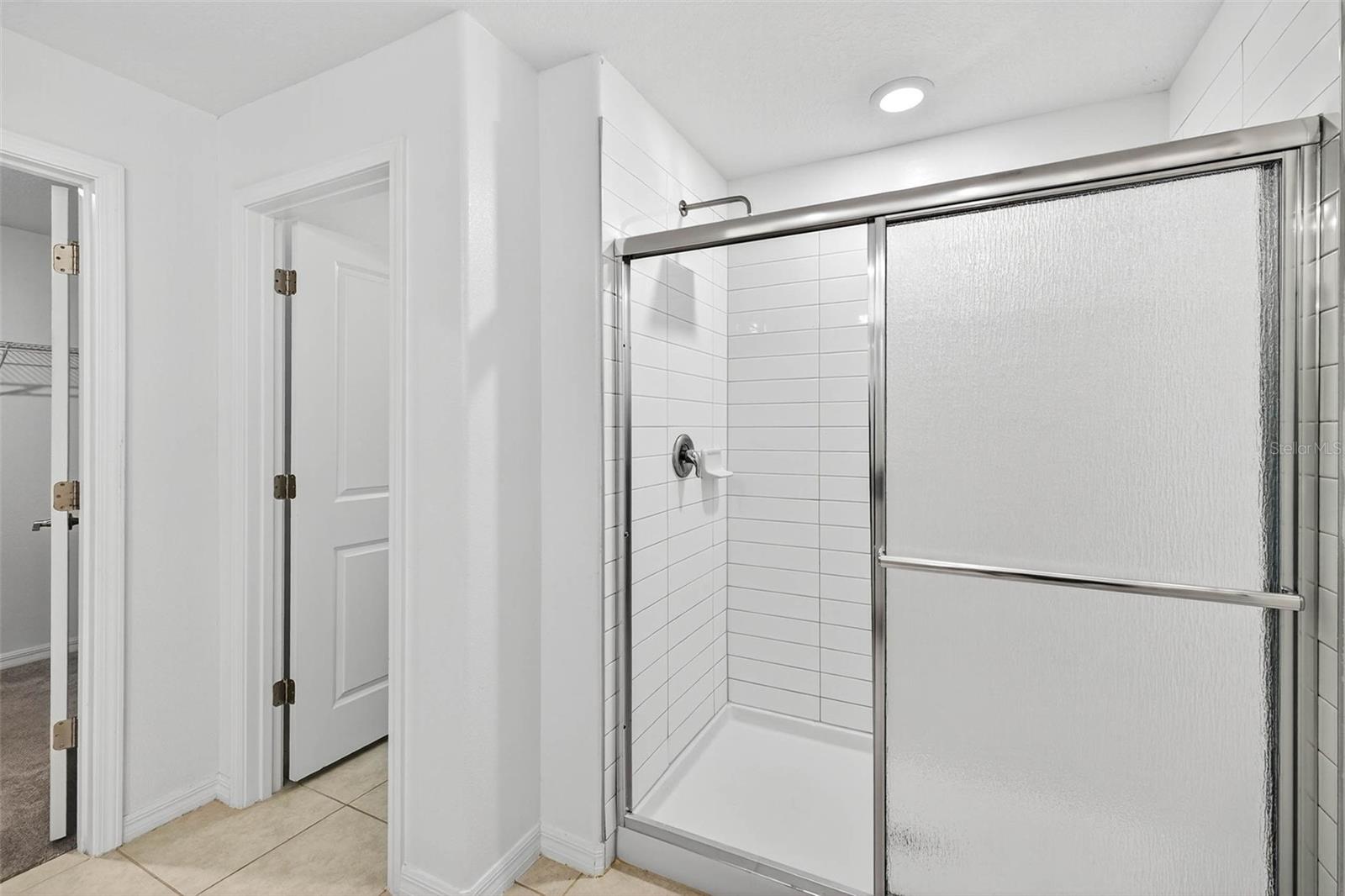 EPPERSON NORTH VILLAGE B - Residential Lease