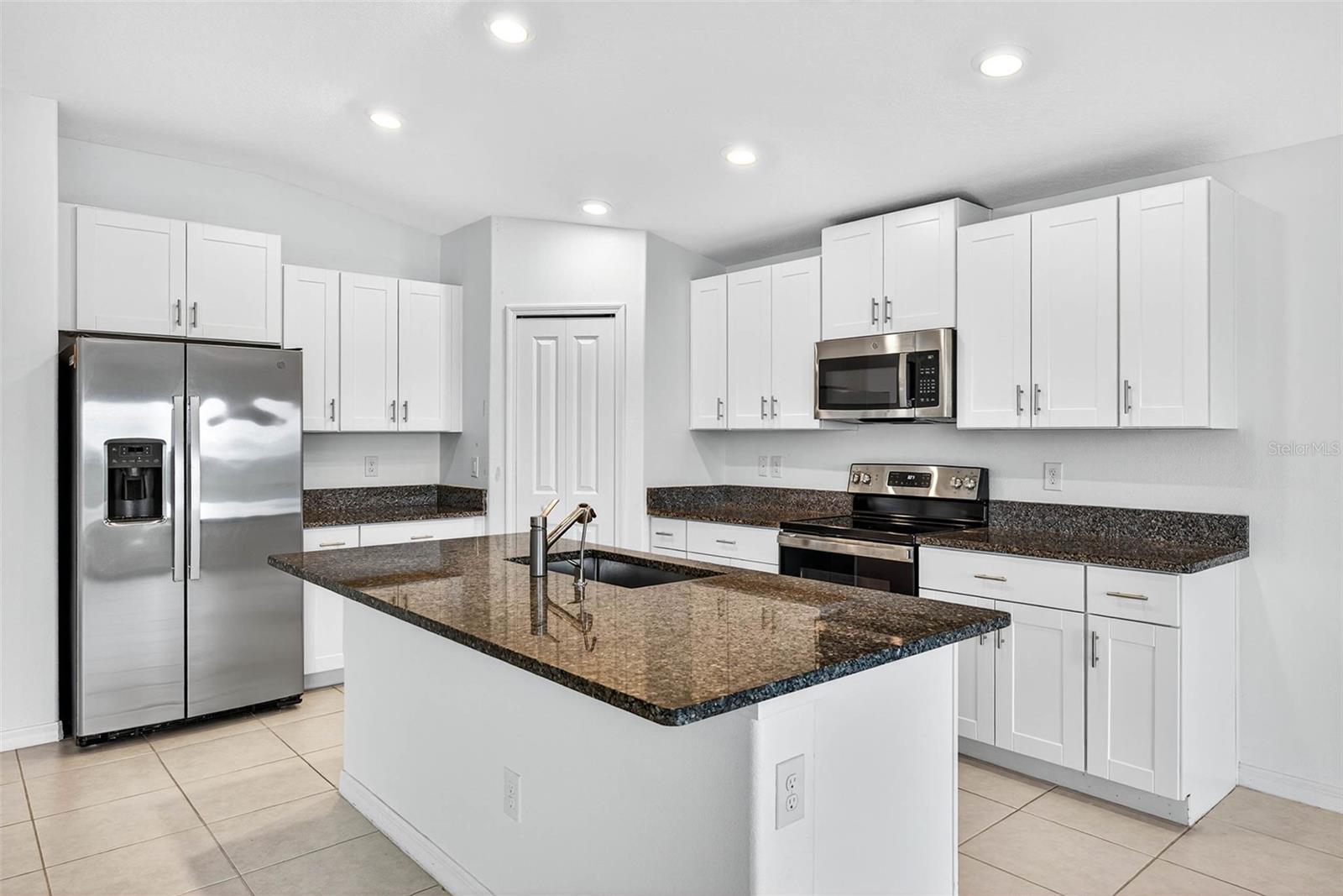 EPPERSON NORTH VILLAGE B - Residential Lease