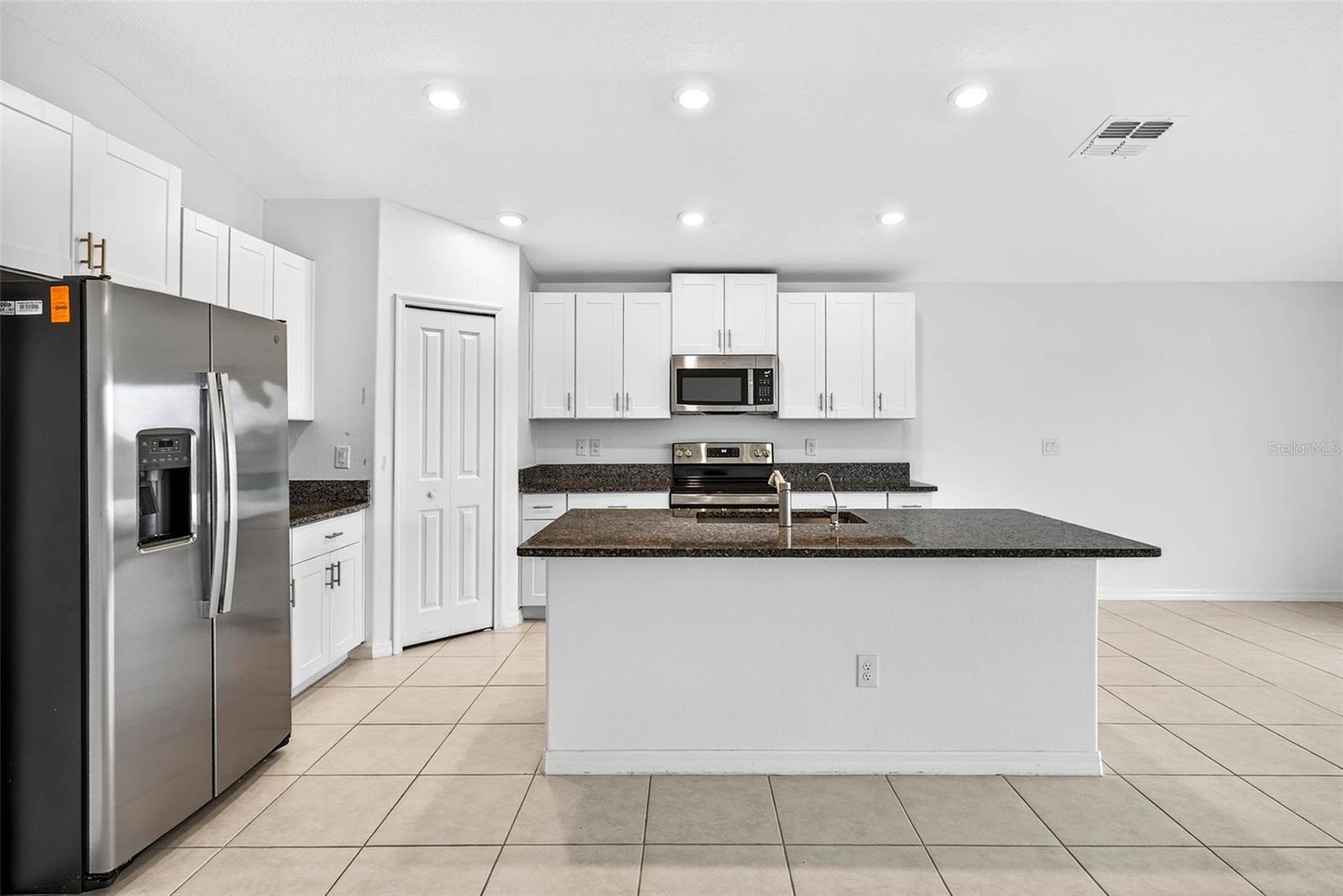 EPPERSON NORTH VILLAGE B - Residential Lease