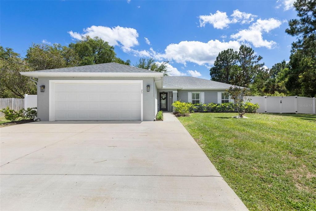 Photo of 25 Ulster Court, Palm Coast, FL 32164 (MLS # FC318299)