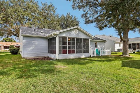 A home in LADY LAKE