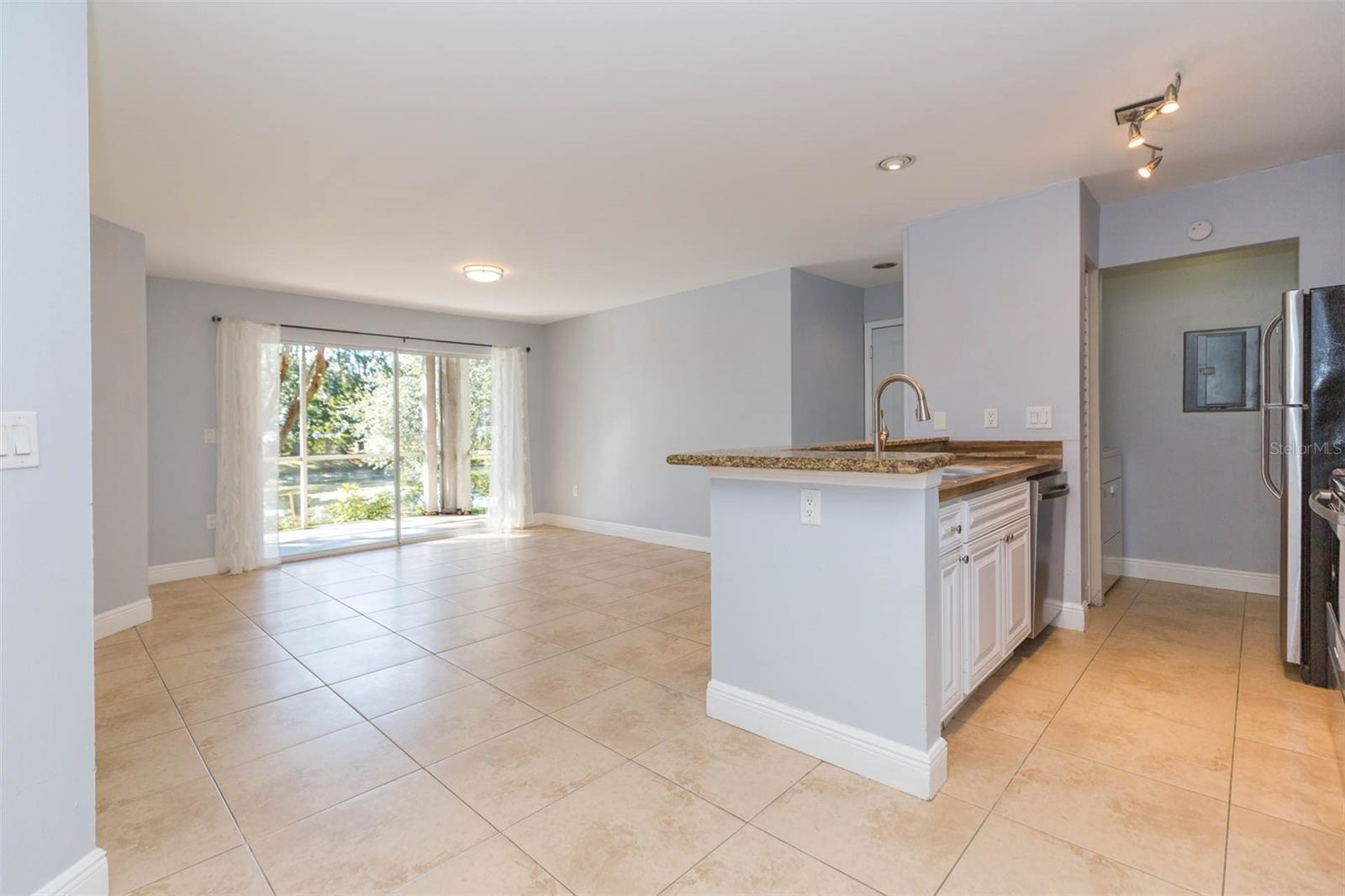 THE LANDINGS OF TAMPA A CONDOM - Residential Lease