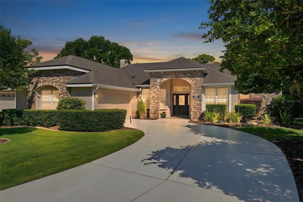 Photo of 1941 Citrus Court, Mount Dora, FL 32757 (MLS # G5110115)