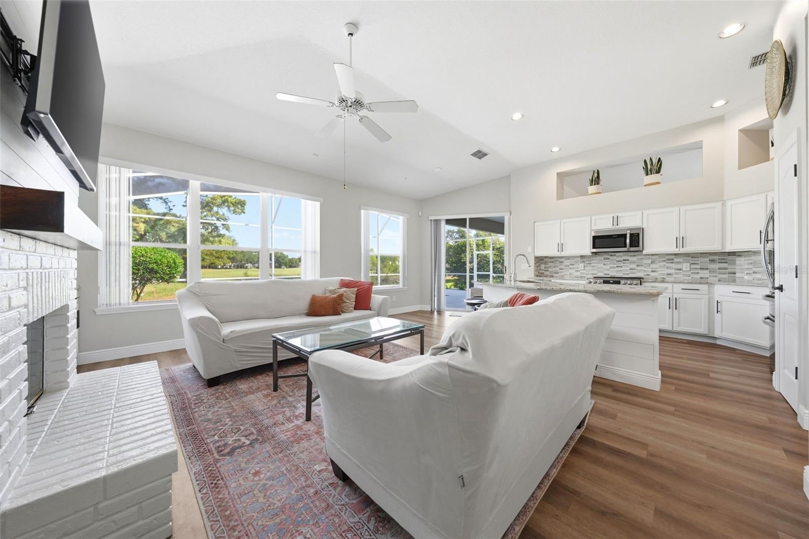 MOUNT DORA COUNTRY CLUB MOUNT DORA UNIT 01 - Residential