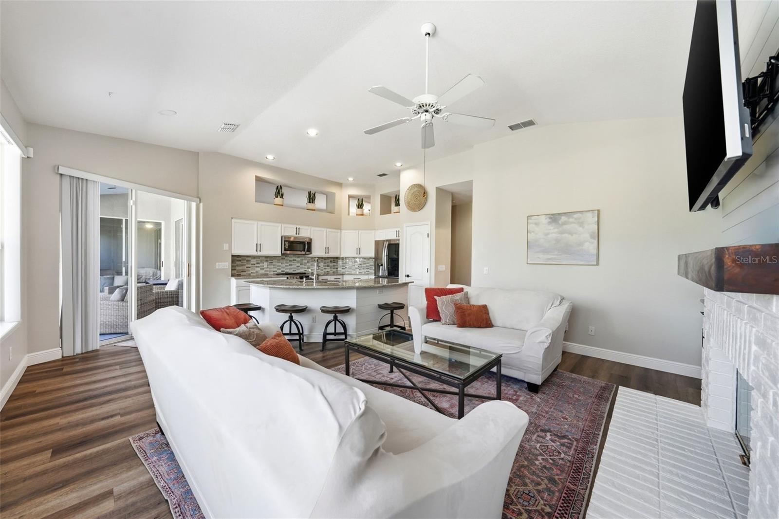 MOUNT DORA COUNTRY CLUB MOUNT DORA UNIT 01 - Residential