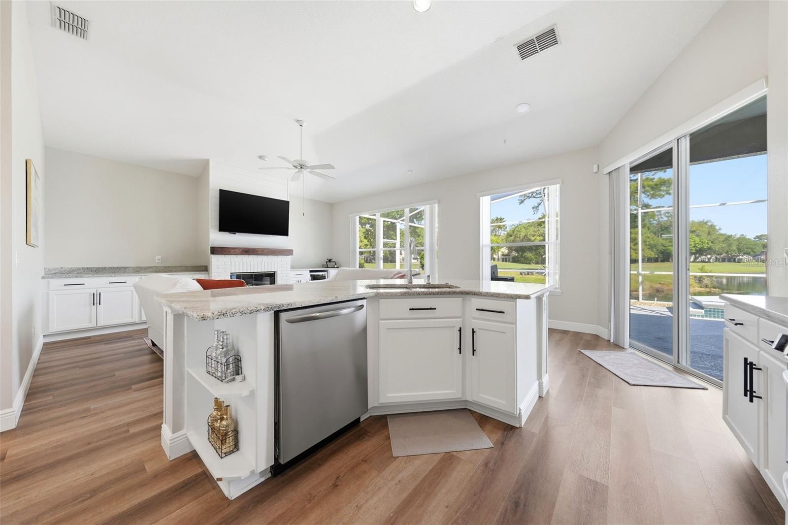 MOUNT DORA COUNTRY CLUB MOUNT DORA UNIT 01 - Residential