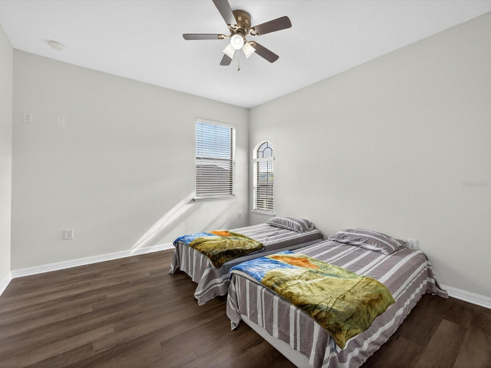 SHINGLE CREEK RESERVE AT THE OAKS PH 5 - Residential