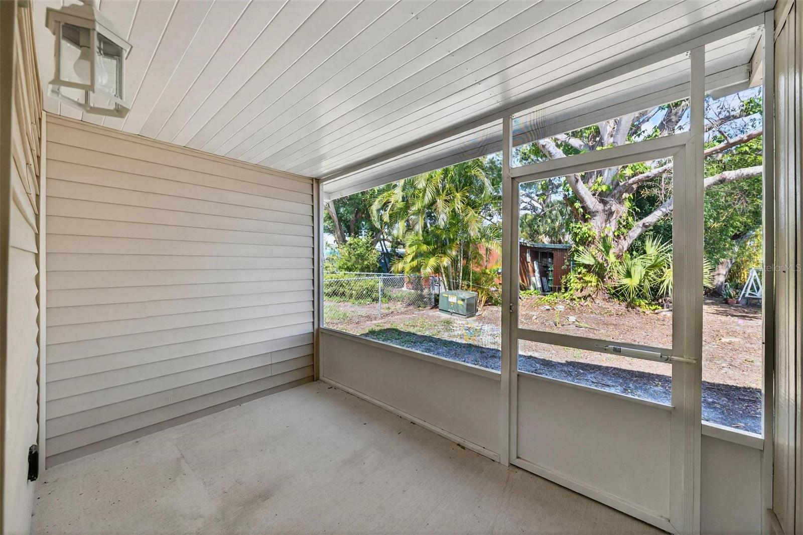 TAVARES LAKE FRANCES ESTATES - Residential