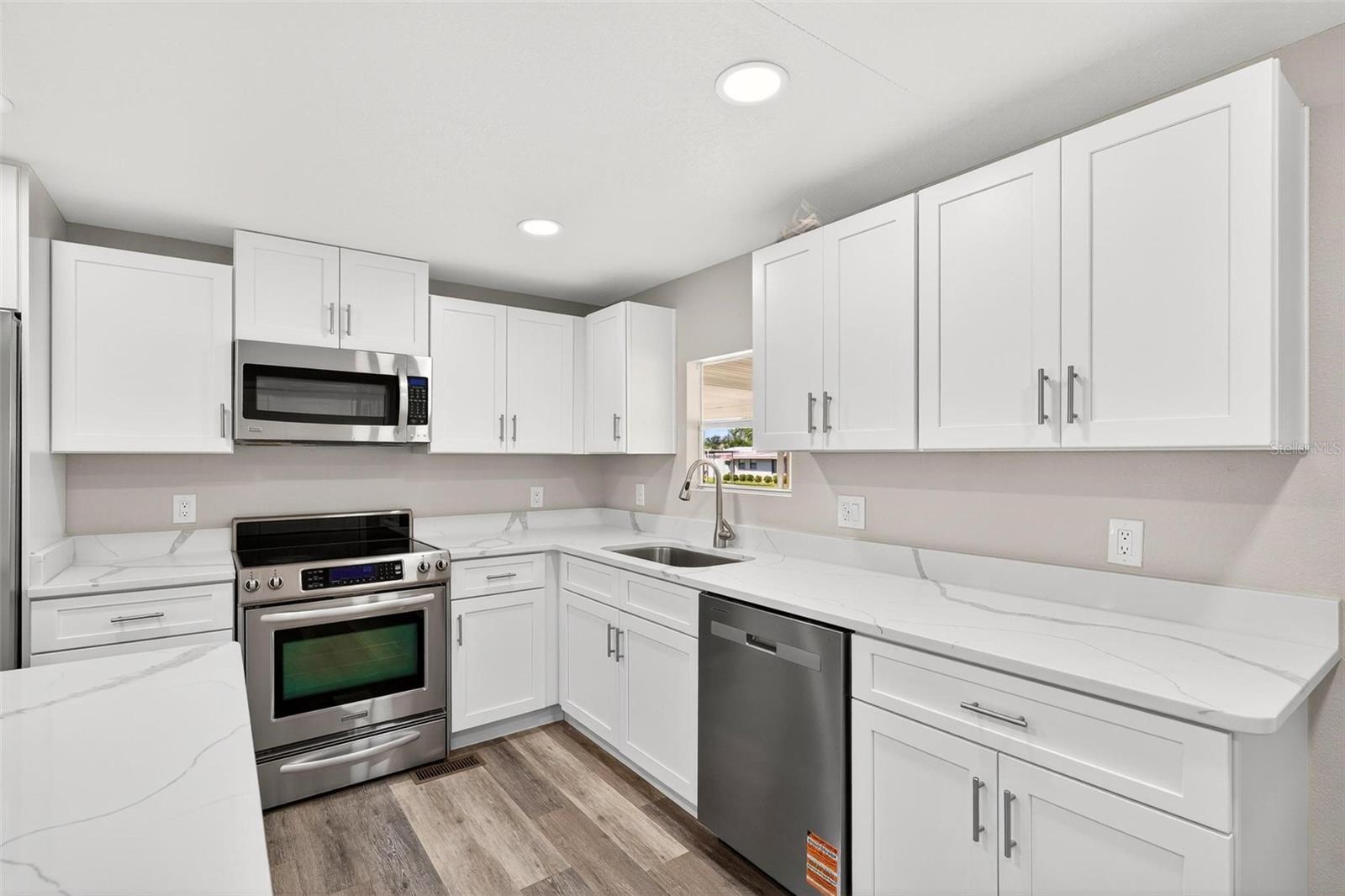 TAVARES LAKE FRANCES ESTATES - Residential