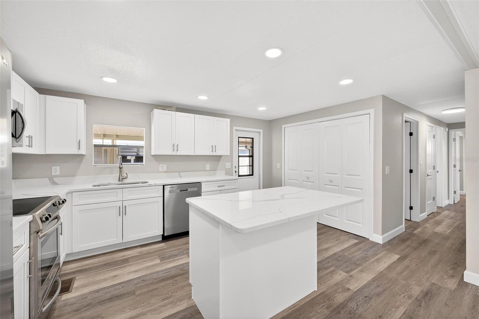 TAVARES LAKE FRANCES ESTATES - Residential