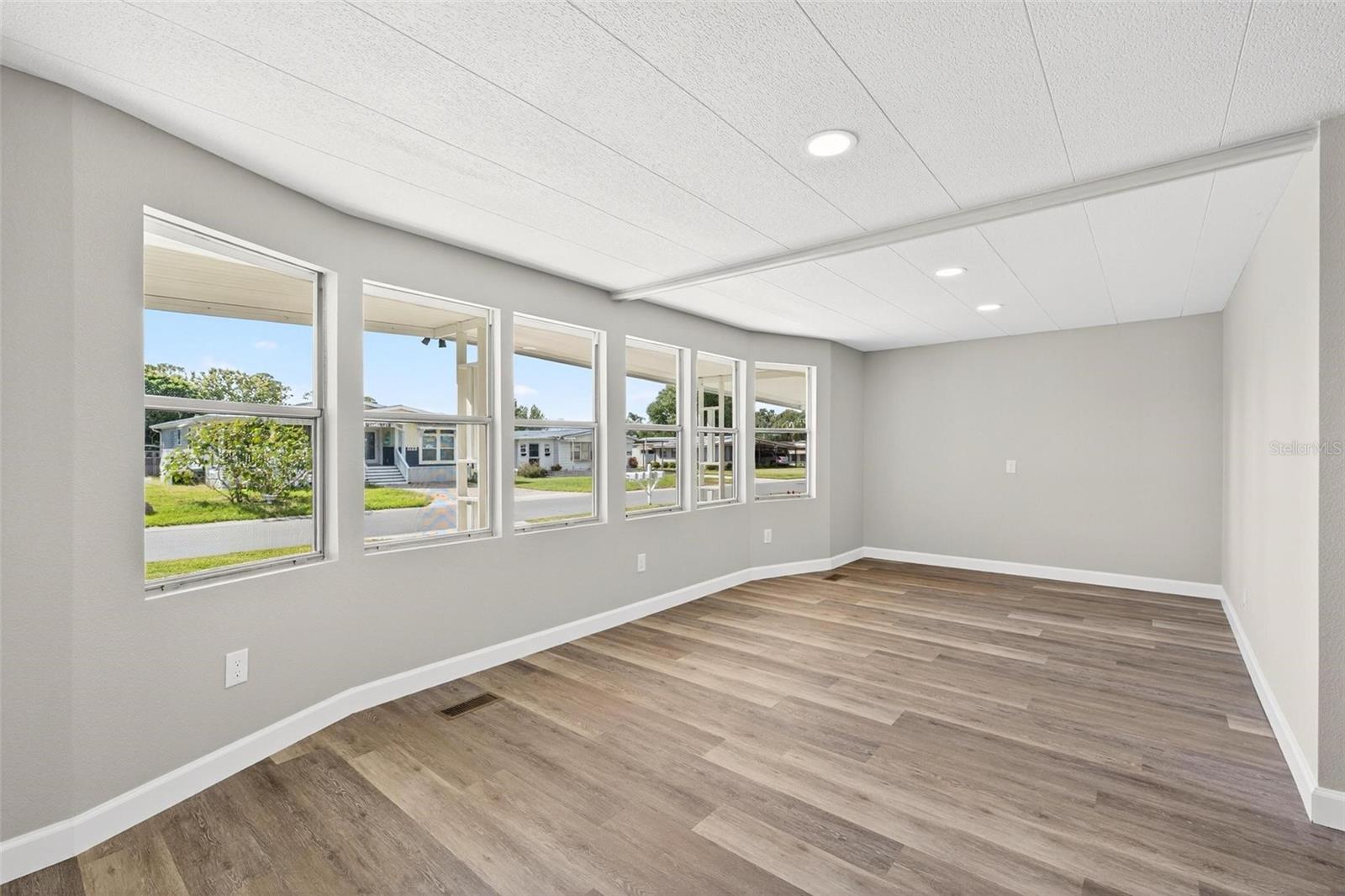 TAVARES LAKE FRANCES ESTATES - Residential