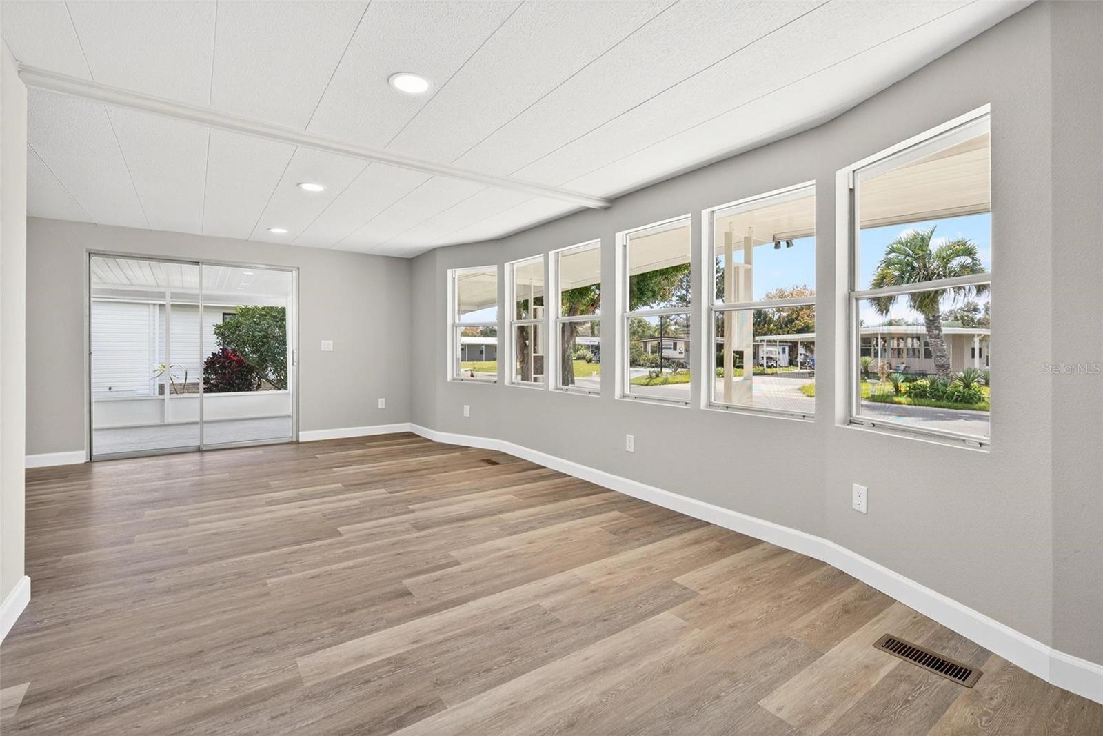 TAVARES LAKE FRANCES ESTATES - Residential