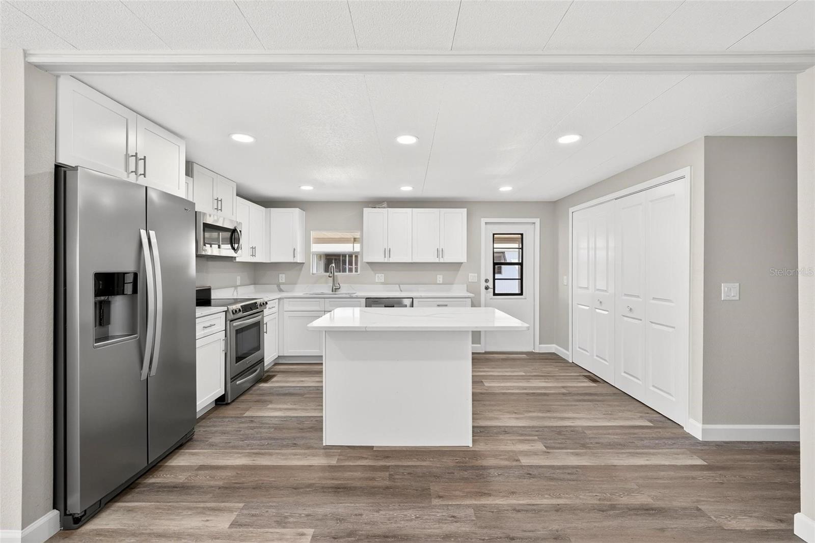 TAVARES LAKE FRANCES ESTATES - Residential