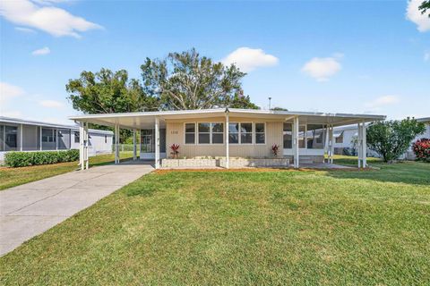 Photo of 1112 Elkhart Circle, Tavares, FL 32778 (MLS # G5104640)