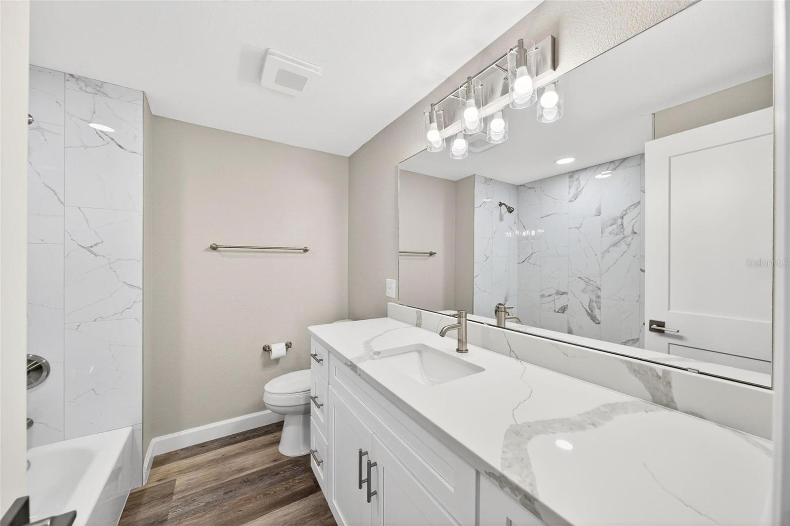 TAVARES LAKE FRANCES ESTATES - Residential