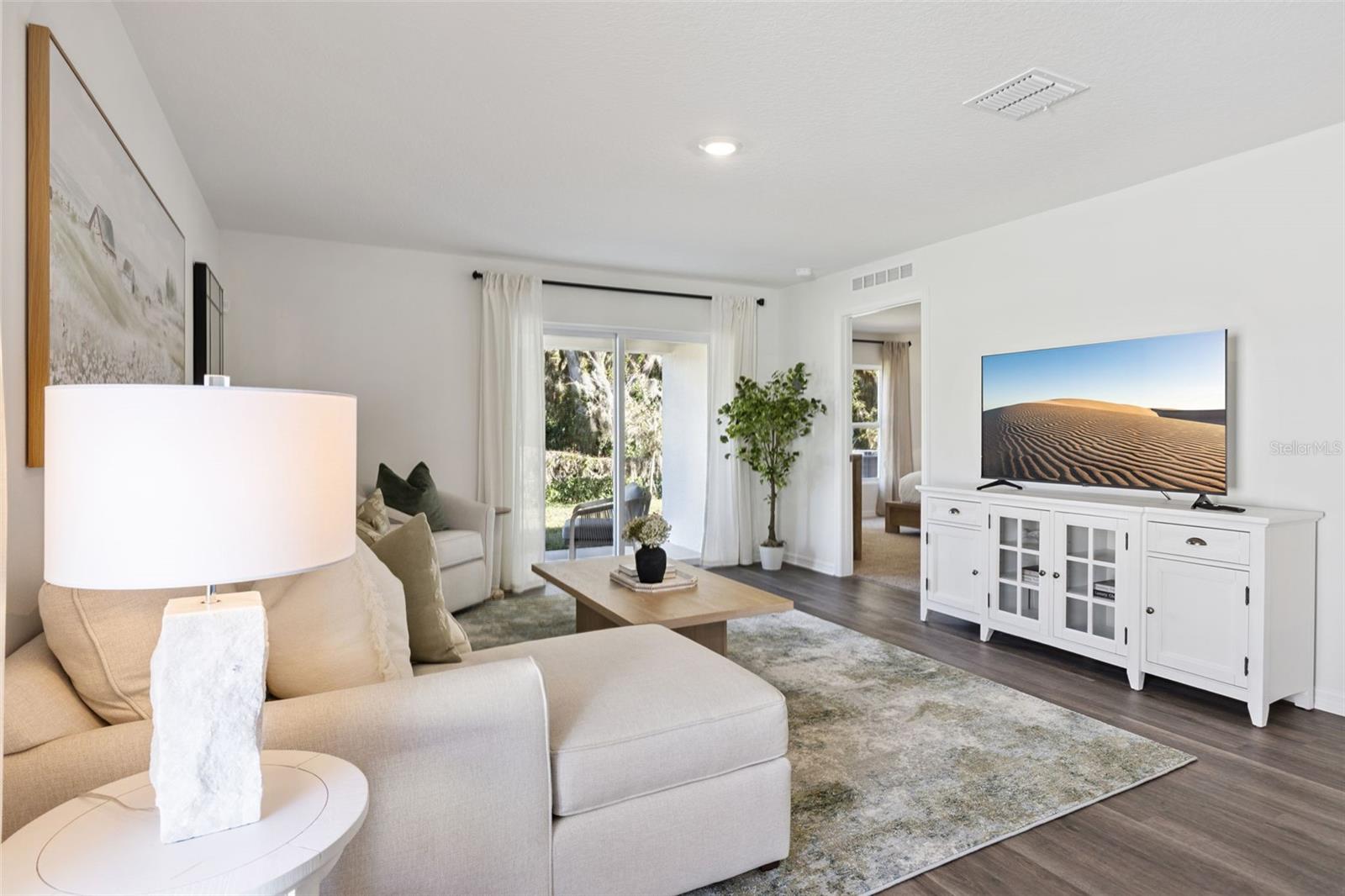 MAGNOLIA POINTE - Residential