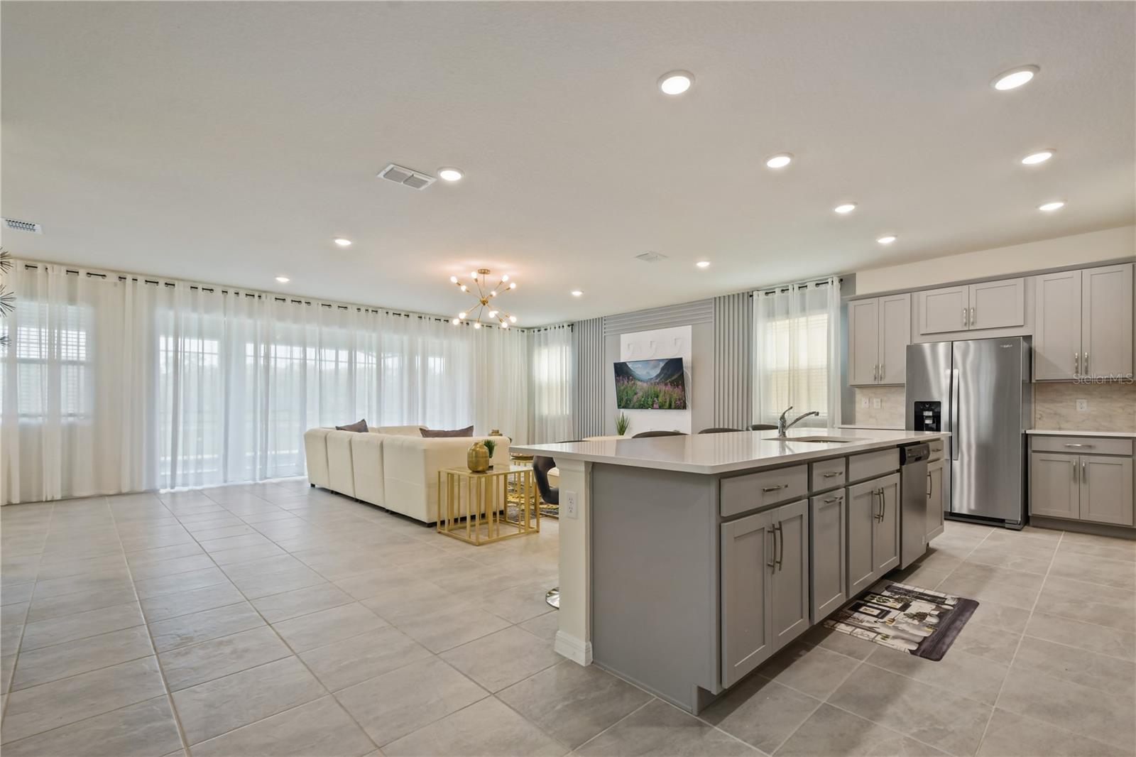 8944 COCONUT BREEZE DRIVE