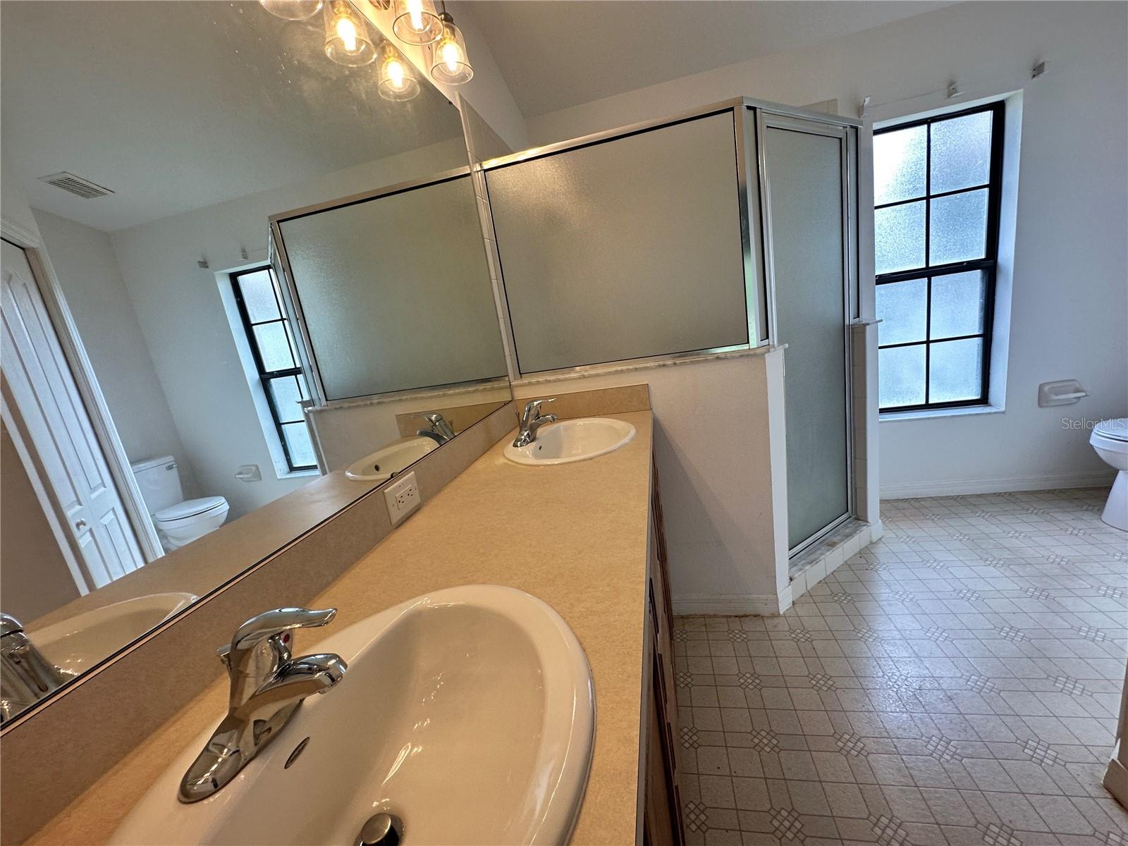 LEESBURG SLEEPY HOLLOW FIRST ADD - Residential Lease