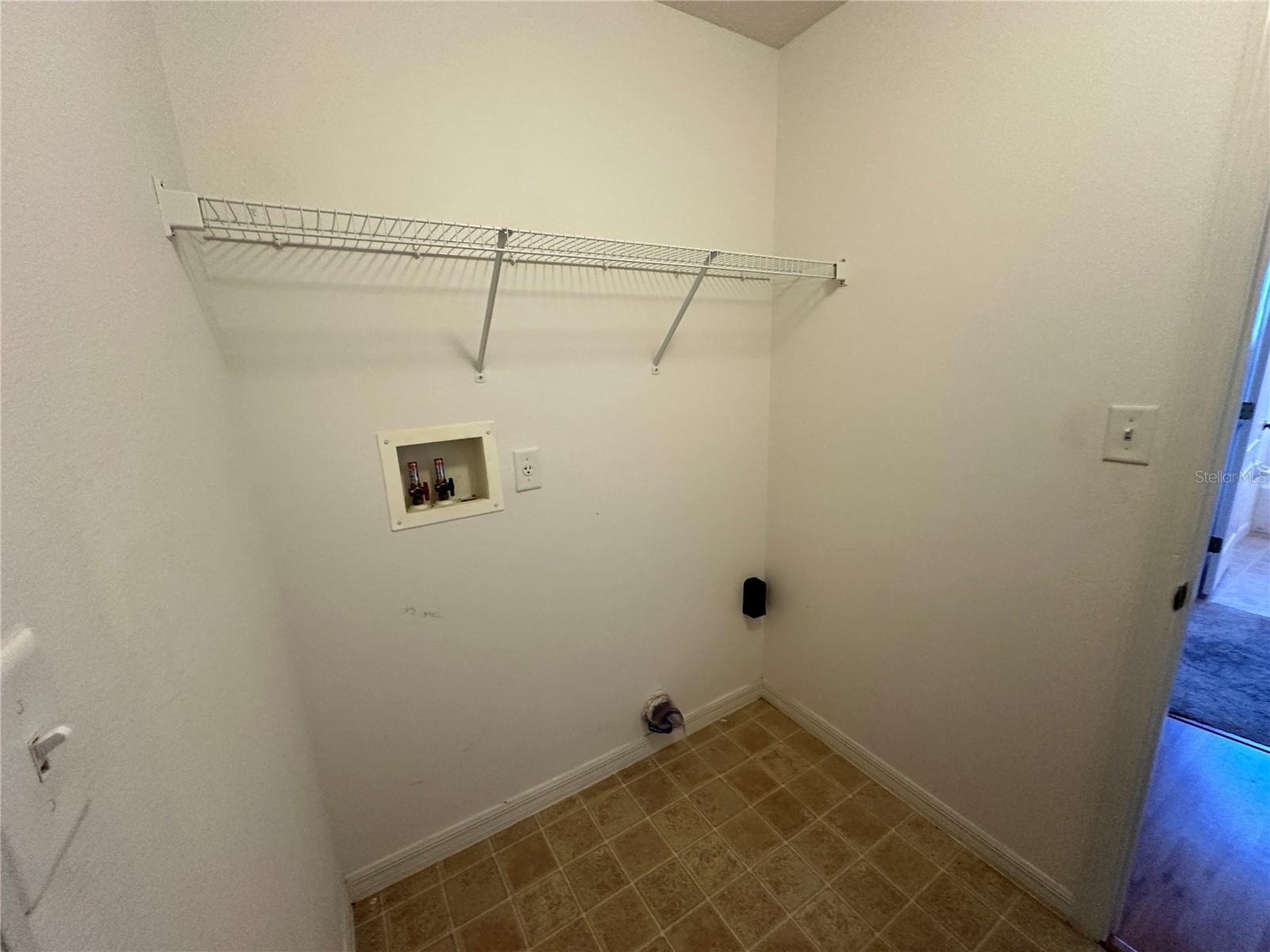 LEESBURG SLEEPY HOLLOW FIRST ADD - Residential Lease