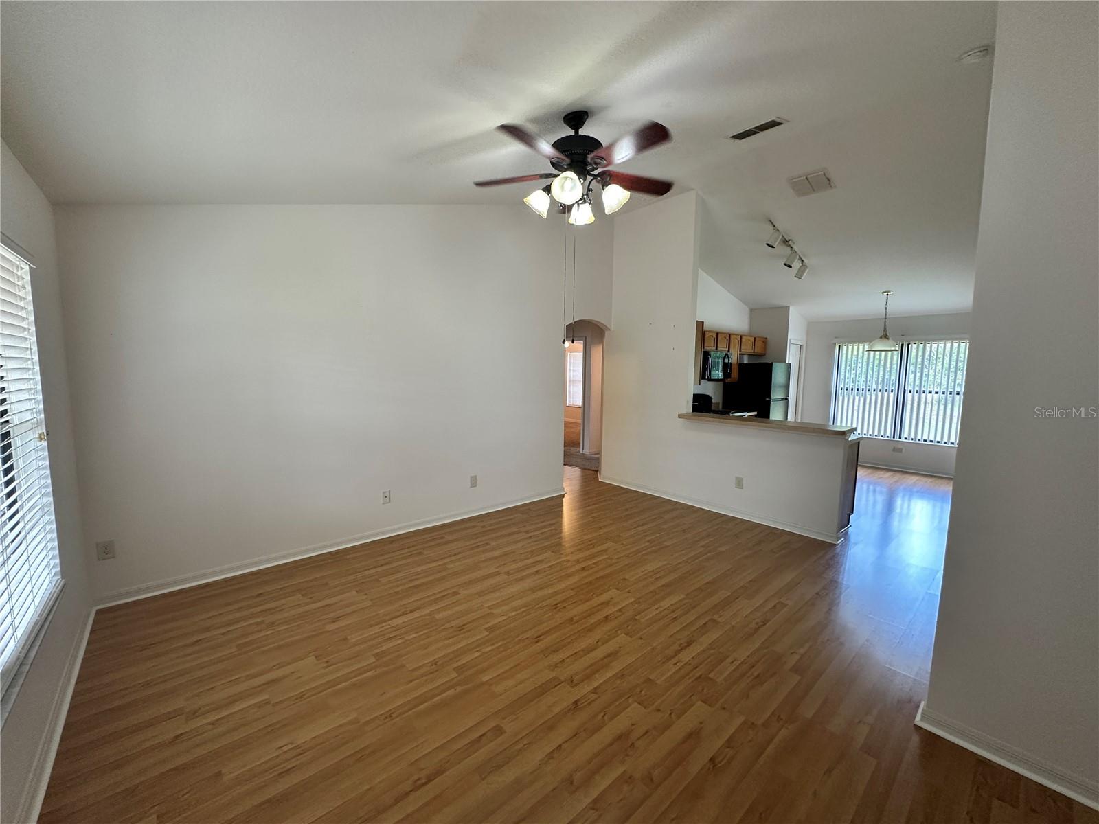 LEESBURG SLEEPY HOLLOW FIRST ADD - Residential Lease