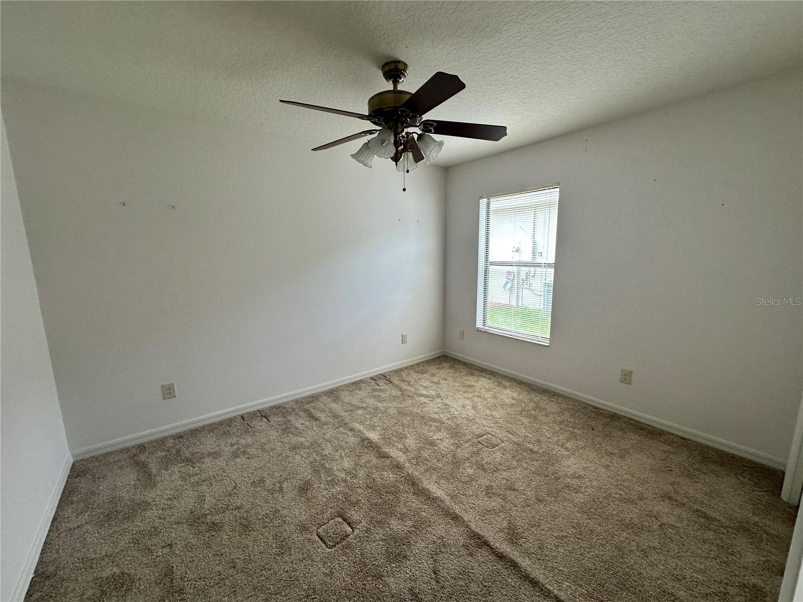 LEESBURG SLEEPY HOLLOW FIRST ADD - Residential Lease