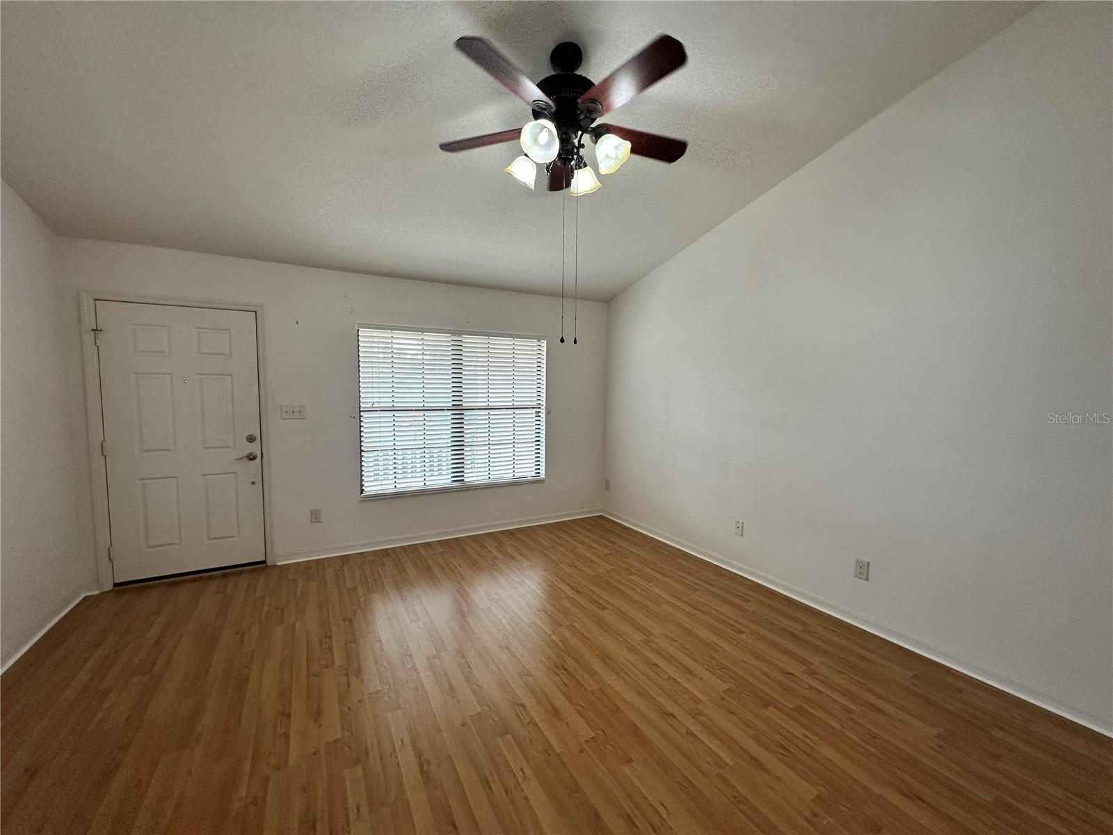 LEESBURG SLEEPY HOLLOW FIRST ADD - Residential Lease