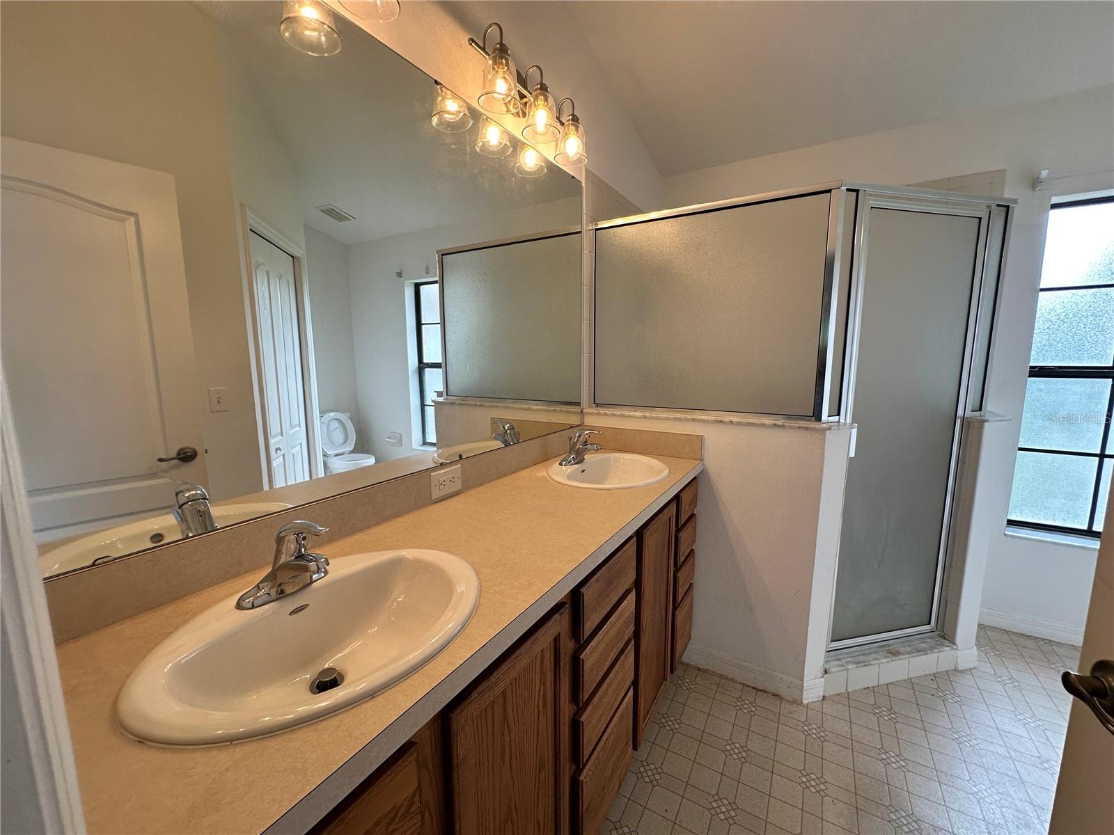 LEESBURG SLEEPY HOLLOW FIRST ADD - Residential Lease