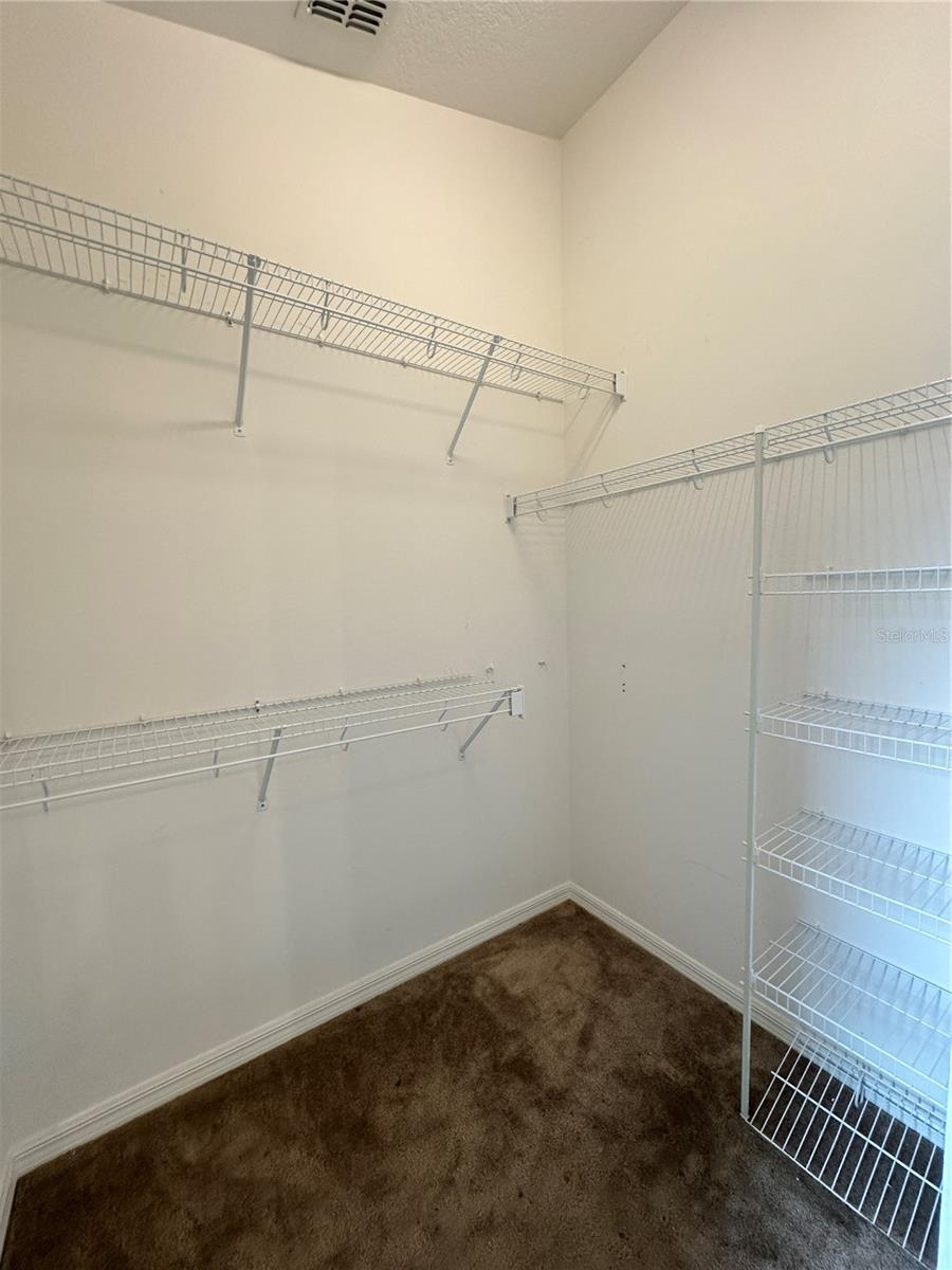 LEESBURG SLEEPY HOLLOW FIRST ADD - Residential Lease