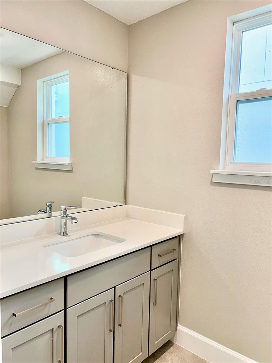 TOWNHOMES AT RIVERS EDGE - Residential Lease