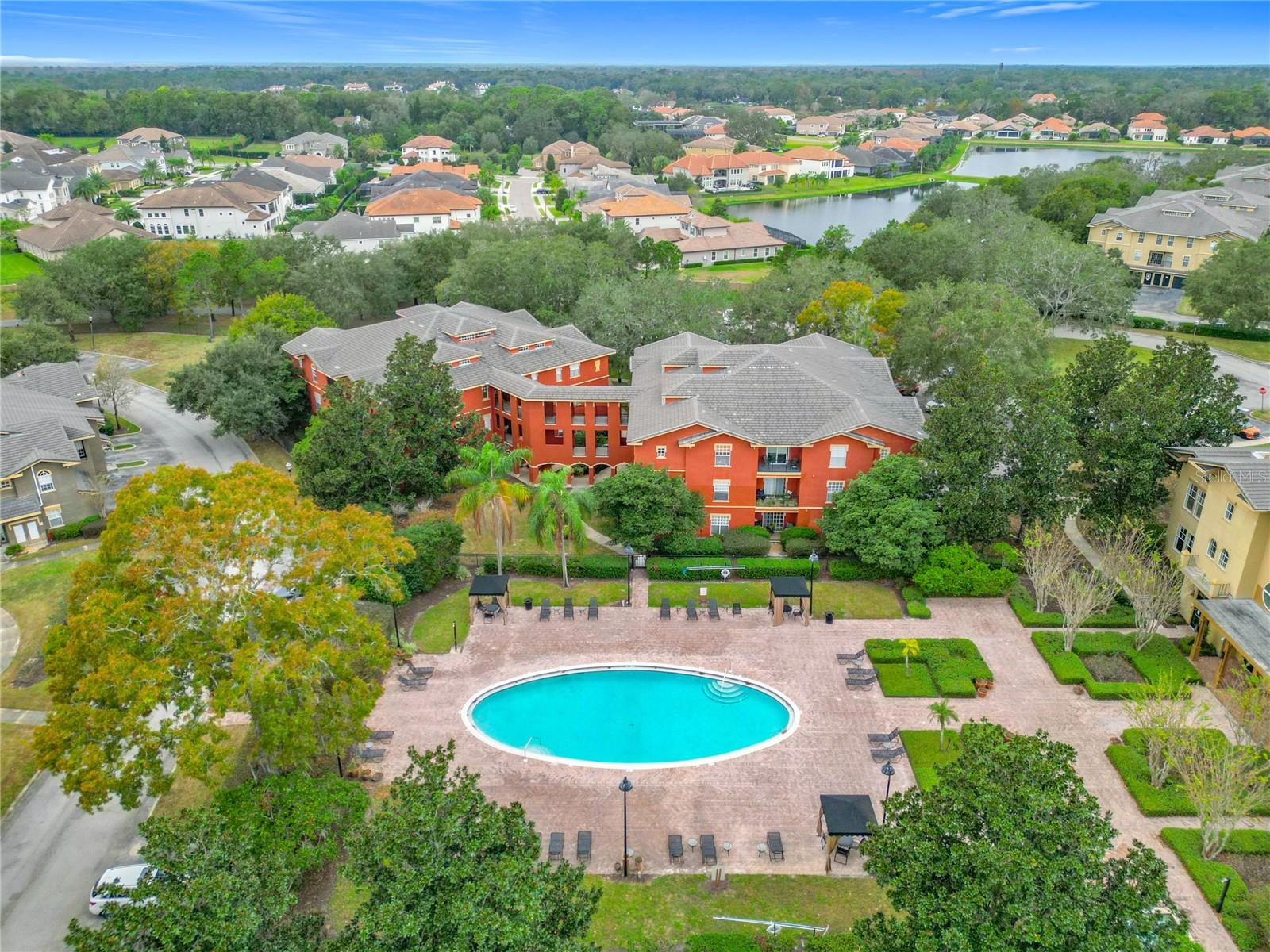 NOTTING HILL A CONDO - Residential