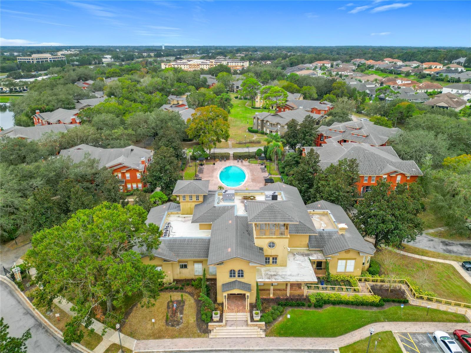 NOTTING HILL A CONDO - Residential