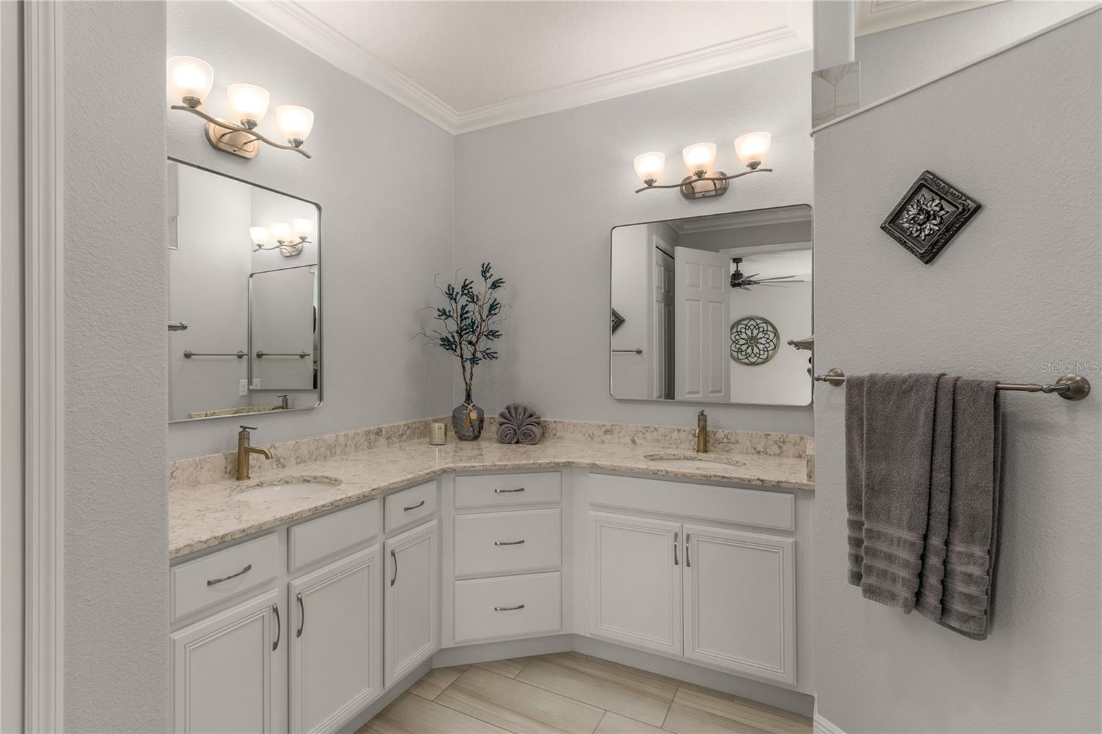 LAKES OF MOUNT DORA - Residential