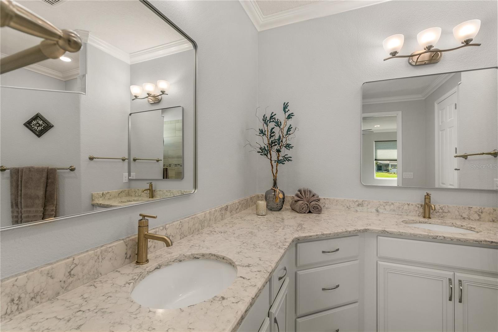 LAKES OF MOUNT DORA - Residential