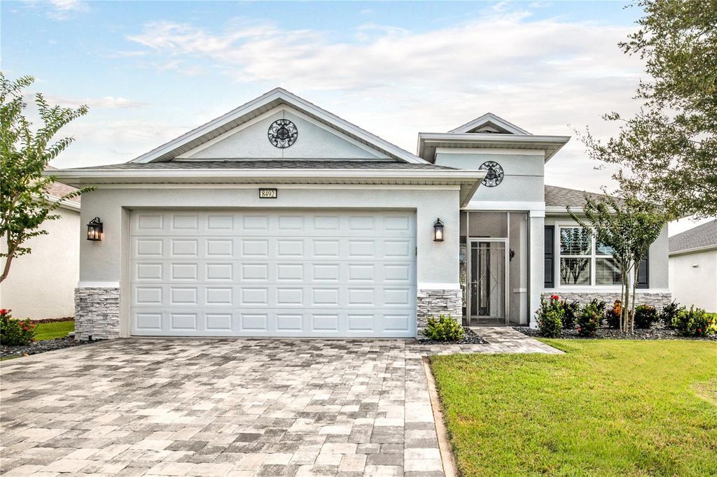 Photo of 8492 Hartford Way, Mount Dora, FL 32757 (MLS # G5111232)