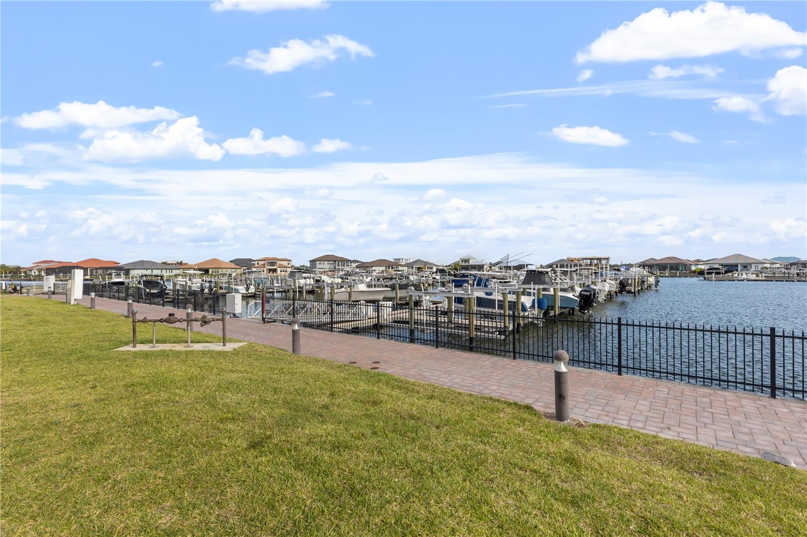 SANCTUARY COVE - Residential