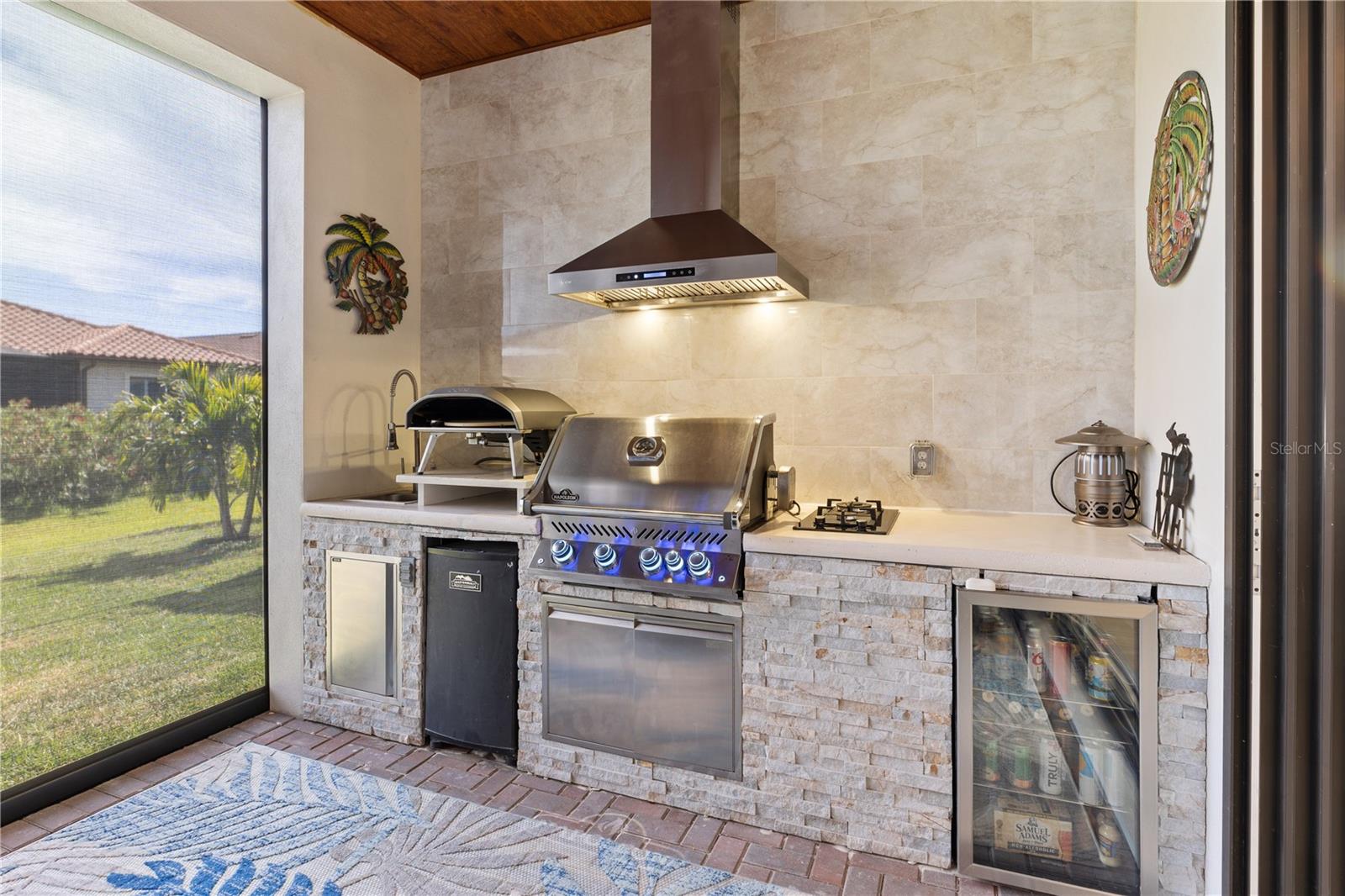 SANCTUARY COVE - Residential