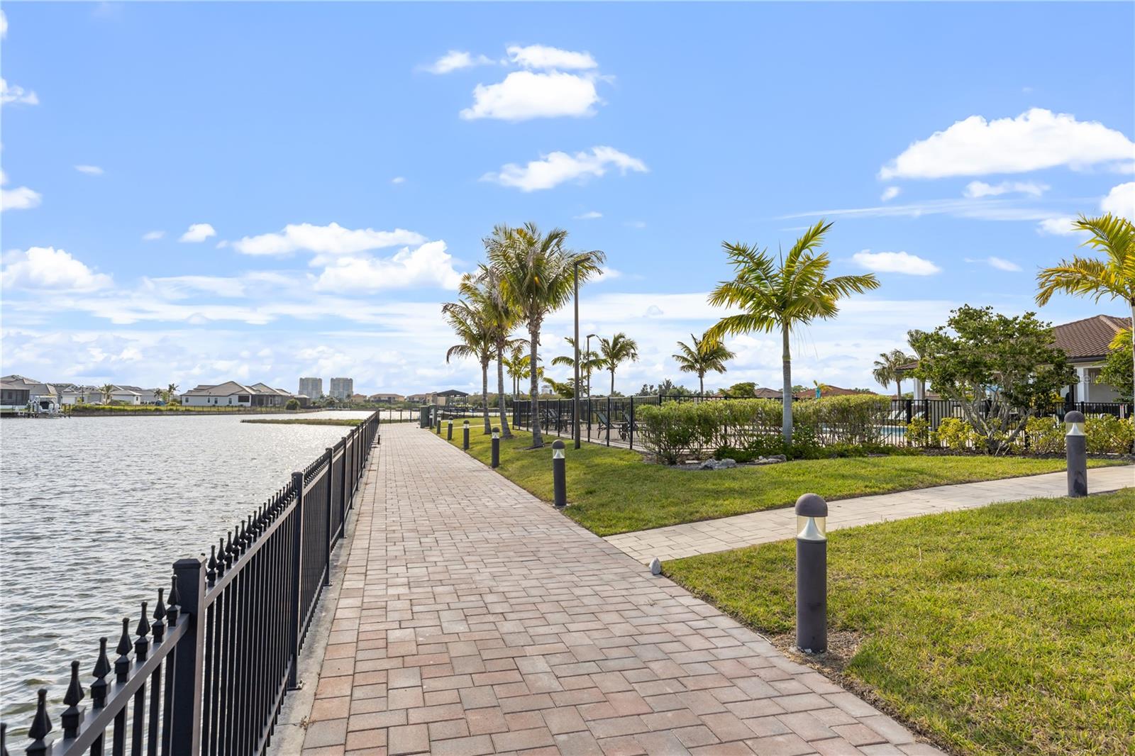 SANCTUARY COVE - Residential