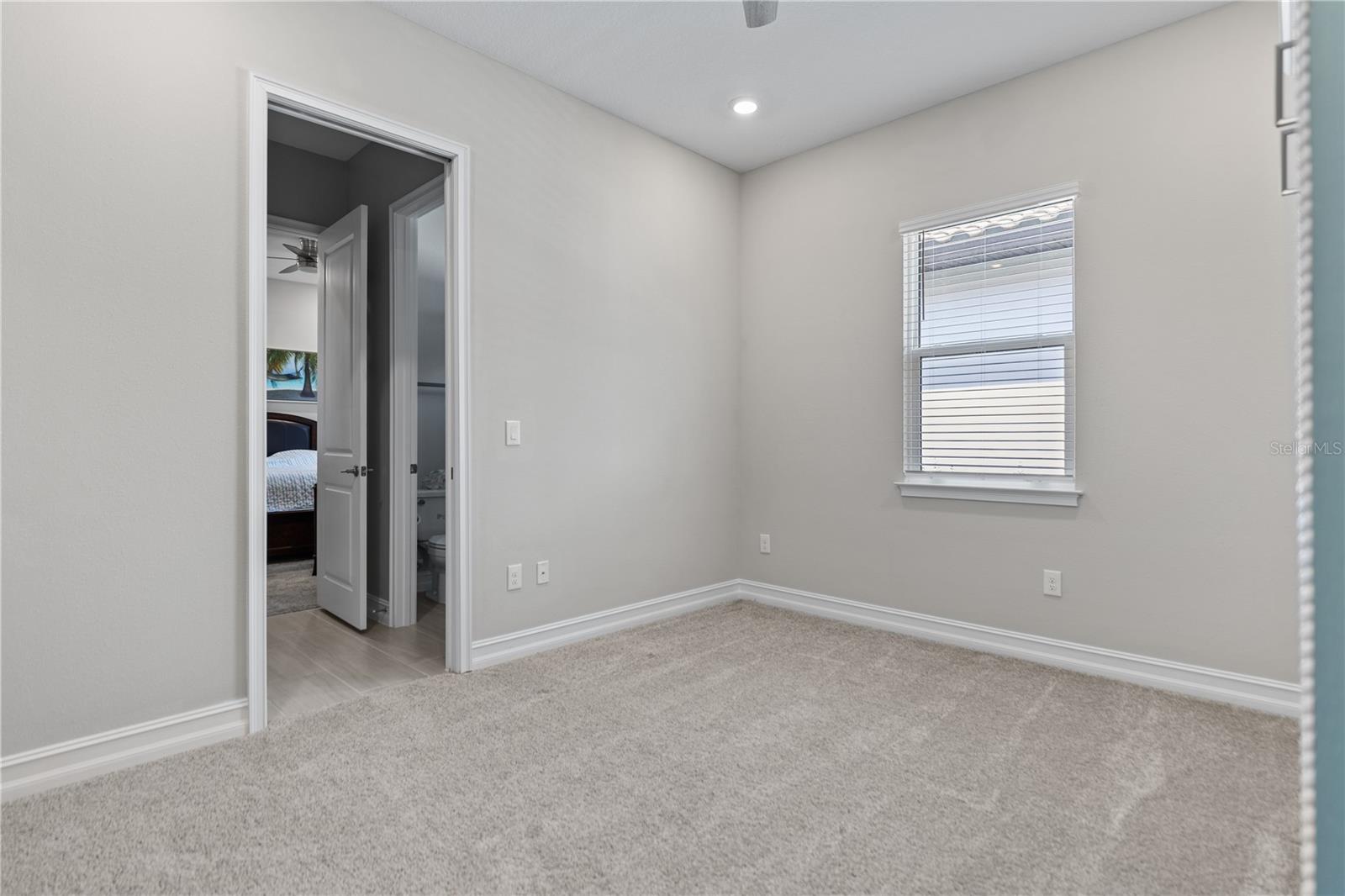 SANCTUARY COVE - Residential