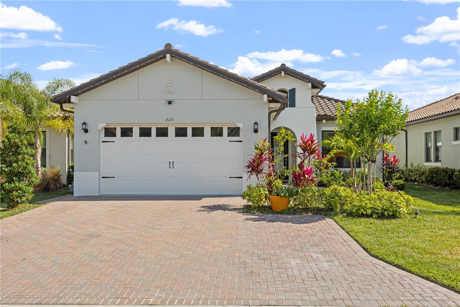 SANCTUARY COVE - Residential