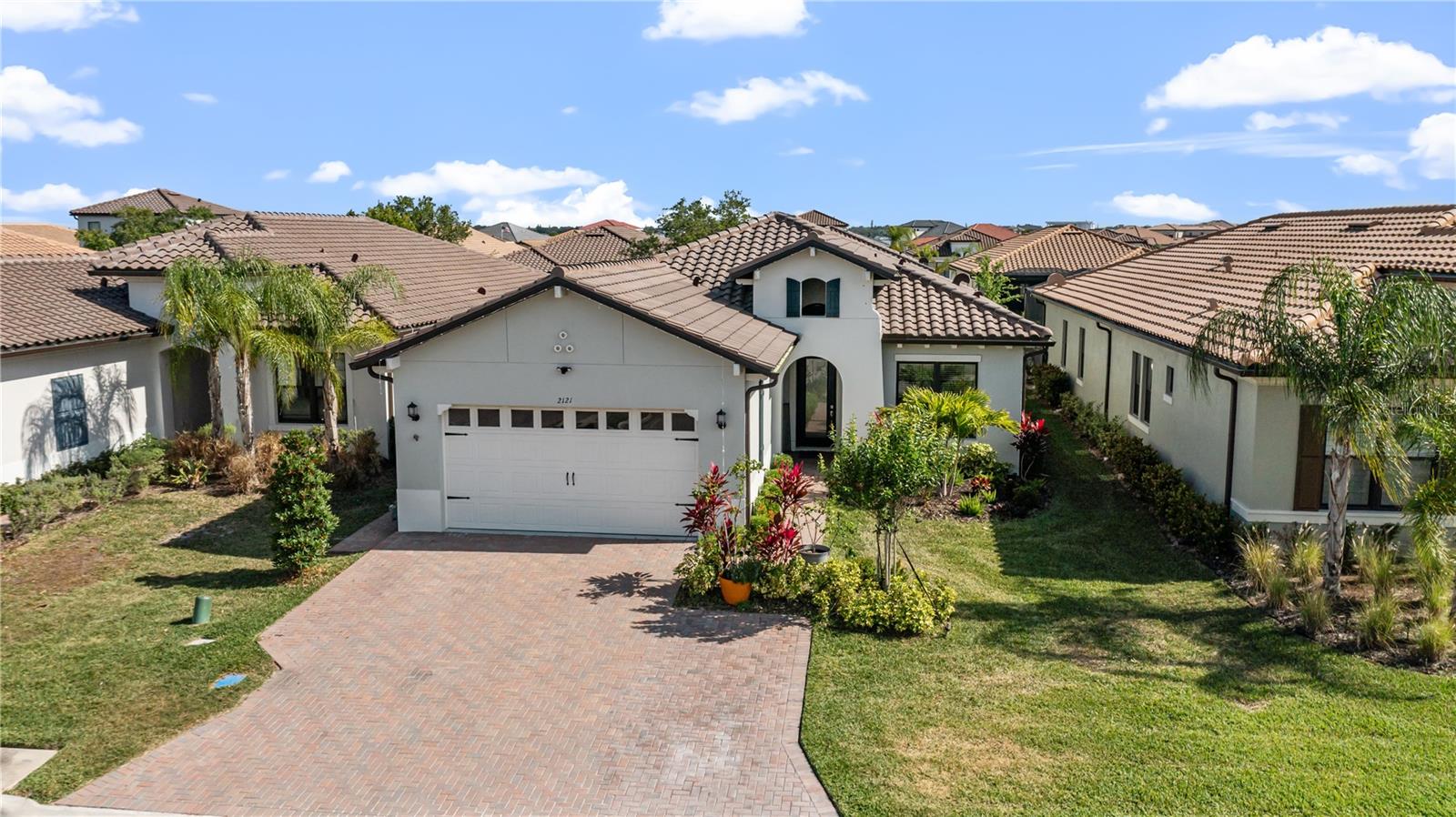 SANCTUARY COVE - Residential