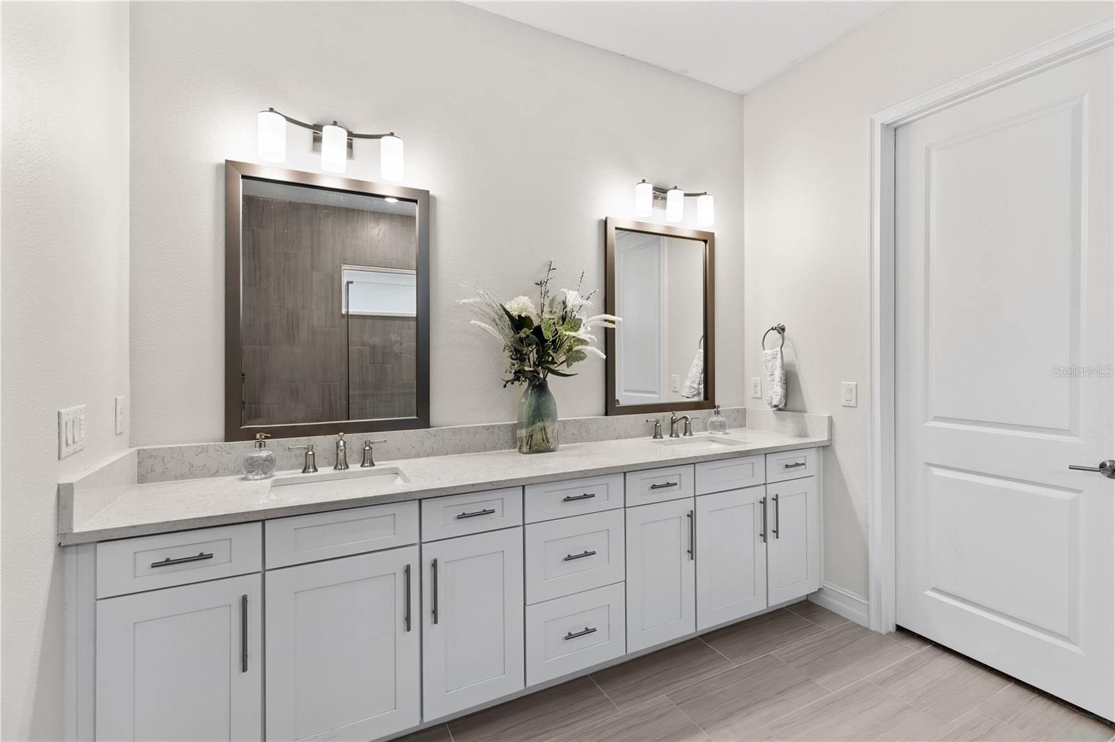 SANCTUARY COVE - Residential