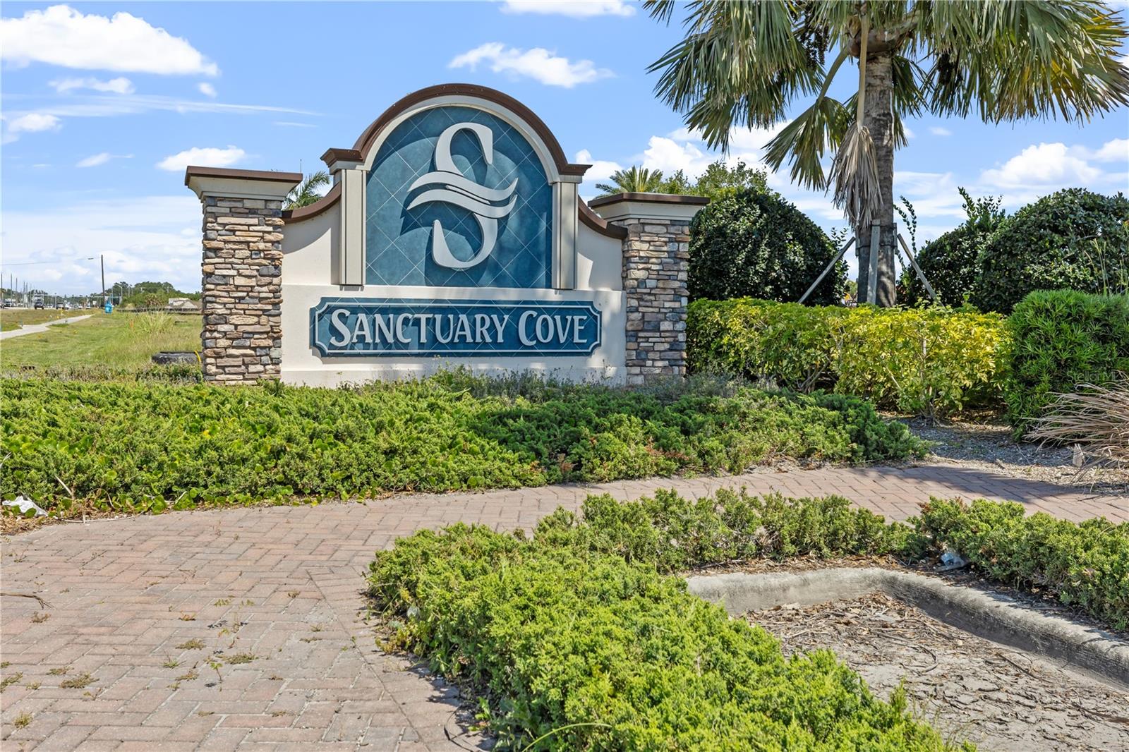 SANCTUARY COVE - Residential