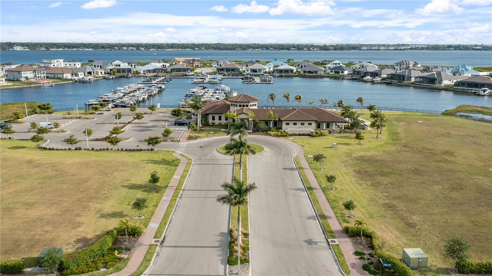 SANCTUARY COVE - Residential