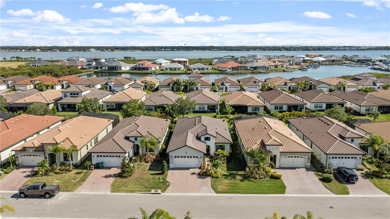 SANCTUARY COVE - Residential