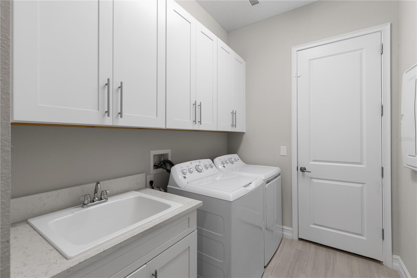 SANCTUARY COVE - Residential