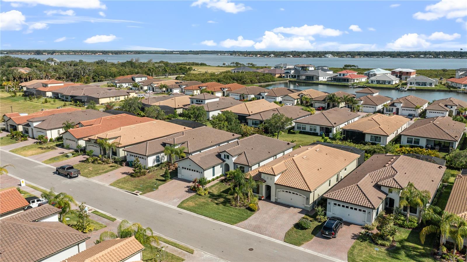 SANCTUARY COVE - Residential