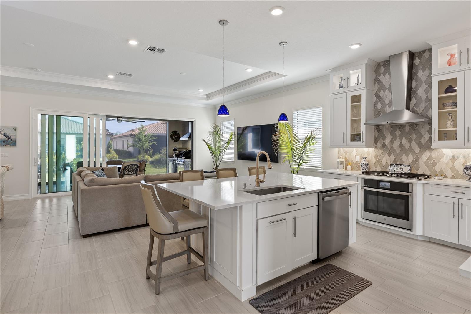 SANCTUARY COVE - Residential